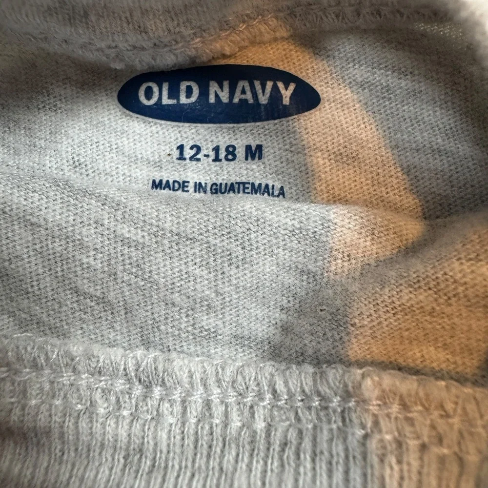 Old Navy Graphic Tee Kids‎ 12-18M Gray Excellent Currently Chillin Babiators Set